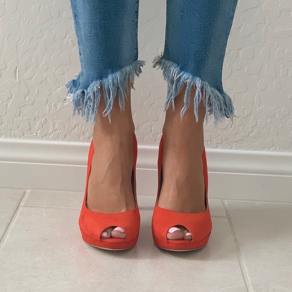 NIB Red Kid Suede Peep Toe Heeled Pump - Picture 5 of 8